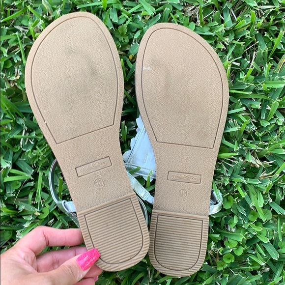 Kids metallic silver sandals EUC - Picture 3 of 6